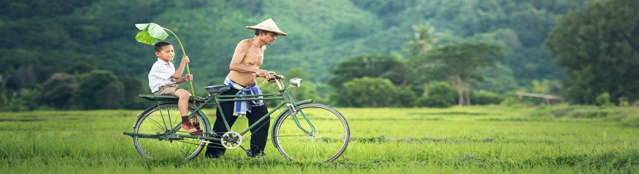 Thailand, Velofahrer mit Hut
